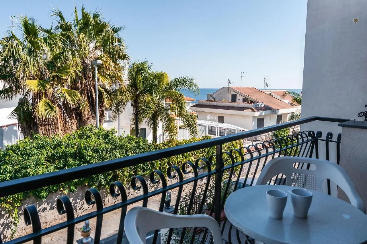 Ortensia Apartments By Wonderful Italy آتْشّي كاستيلّو