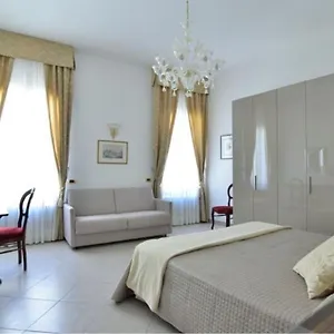 https://sissi-suite.hotelslidodijesolo.com